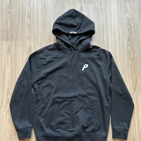 PALACE Black Hoodie with 'P' Logo EUC Size Large - Picture 1 of 10